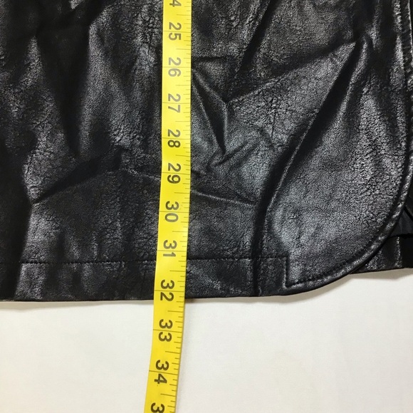 Nasty Gal Black Faux Leather Oversized Blazer - Picture 7 of 9